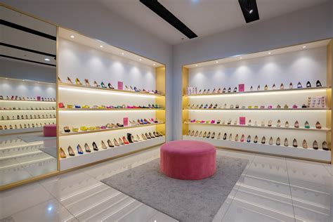 Dubai Outlet Mall – Premium brands at amazing bargains.